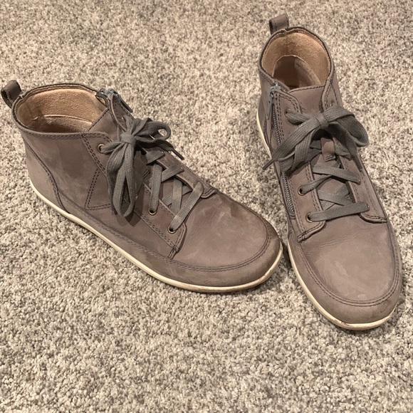 Vionic Shawna Water Resistant Sneaker - Picture 1 of 6